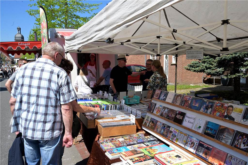 Viel los war beim Maimarkt in Nordkirchen