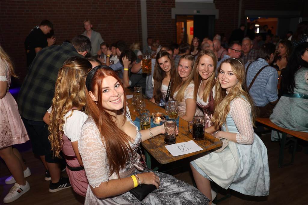 Viel los war beim Oktoberfest in Olfen.