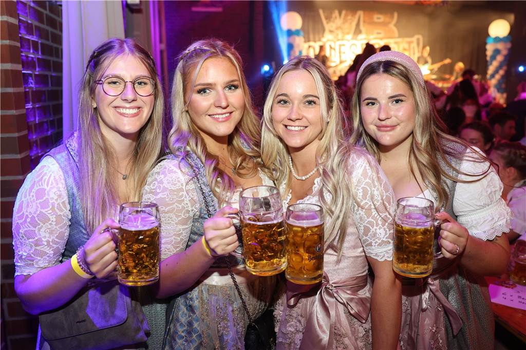 Viel los war beim Oktoberfest in Olfen.
