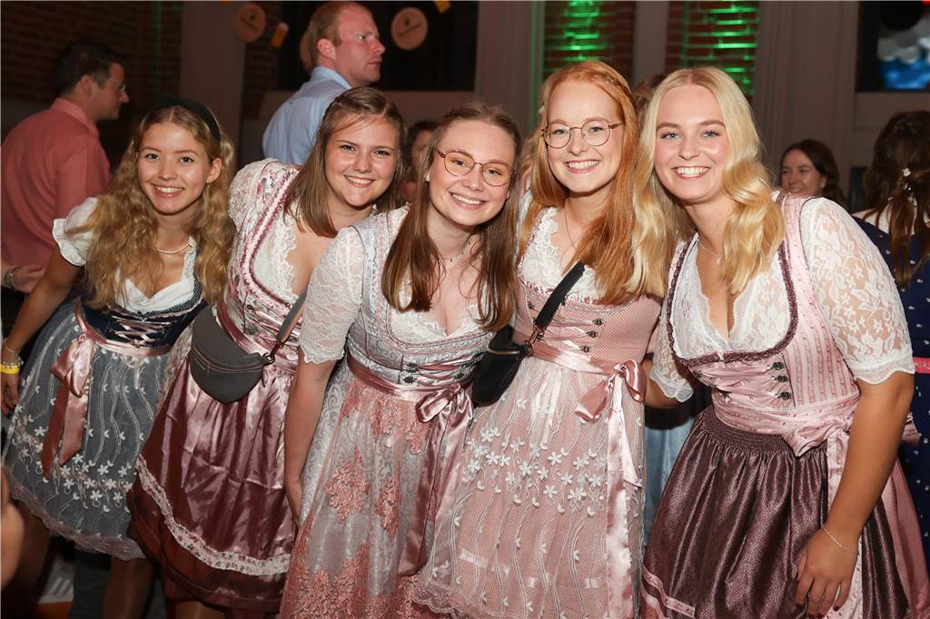 Viel los war beim Oktoberfest in Olfen.
