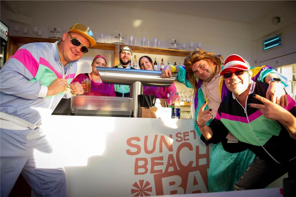 Viel los war beim Tanz in den Mai in der Sunset Beach Bar.