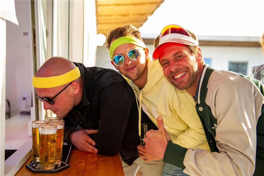 Viel los war beim Tanz in den Mai in der Sunset Beach Bar.