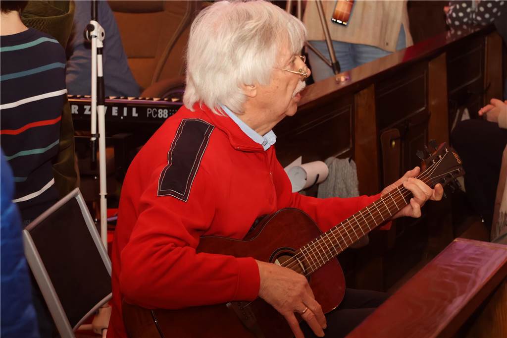Spendenkonzert für das HUB Erle: Wir zeigen die besten Bilder Viel musikalisches Talent konnte man beim Spendenkonzert für das HUB Erle am Samstagabend in der Silvesterkirche erkennen. Zur Freude des zahlreich erschienenen Publikums.