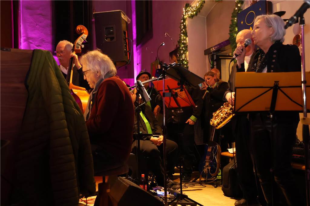Spendenkonzert für das HUB Erle: Wir zeigen die besten Bilder Viel musikalisches Talent konnte man beim Spendenkonzert für das HUB Erle am Samstagabend in der Silvesterkirche erkennen. Zur Freude des zahlreich erschienenen Publikums.