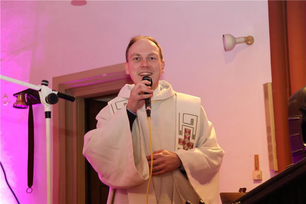 Spendenkonzert für das HUB Erle: Wir zeigen die besten Bilder Viel musikalisches Talent konnte man beim Spendenkonzert für das HUB Erle am Samstagabend in der Silvesterkirche erkennen. Zur Freude des zahlreich erschienenen Publikums.