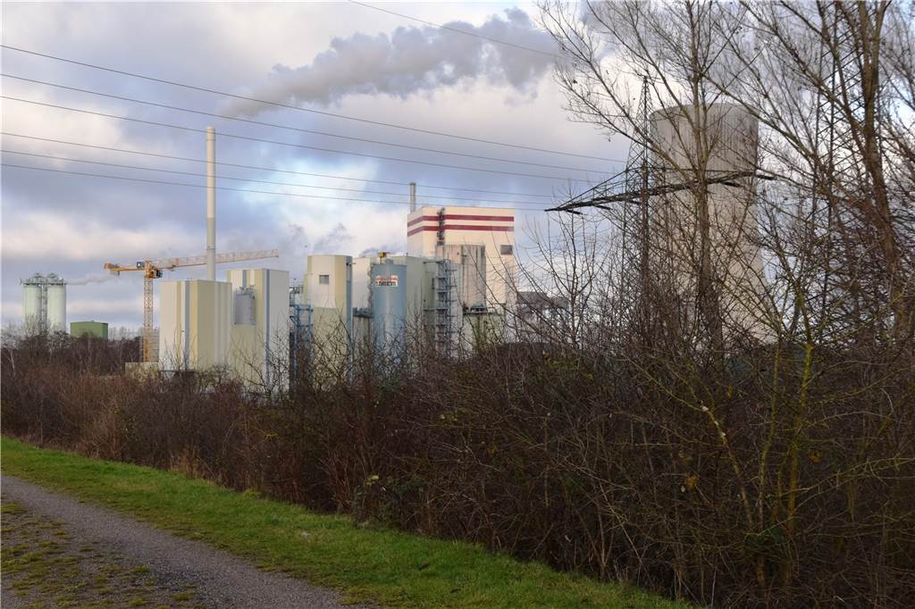 Für den Neujahrsspaziergang in Lünen: Eine Tour mit Natur und Geschichte Viel Natur, aber auch einen Blick auf die imposante Industriekulisse bietet der Rundweg.