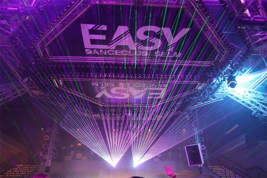 Viel Publikum: Der Easy Dance Club feierte am Wochenende seine Eröffnung