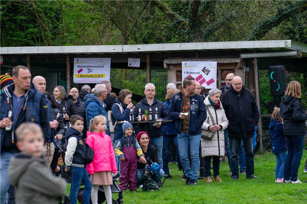 Viel Spaß hatten die Besucherinnen und Besucher des Osterfeuers der Siedlergemeinschaft Steinkamp.