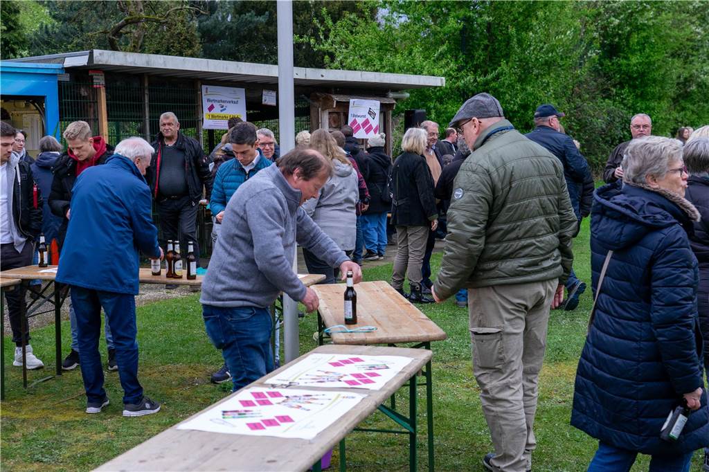 Viel Spaß hatten die Besucherinnen und Besucher des Osterfeuers der Siedlergemeinschaft Steinkamp.