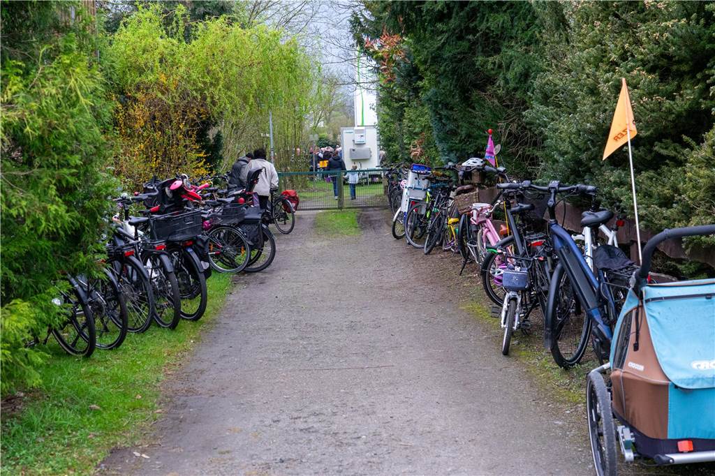 Viel Spaß hatten die Besucherinnen und Besucher des Osterfeuers der Siedlergemeinschaft Steinkamp.