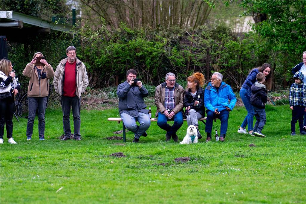 Viel Spaß hatten die Besucherinnen und Besucher des Osterfeuers der Siedlergemeinschaft Steinkamp.
