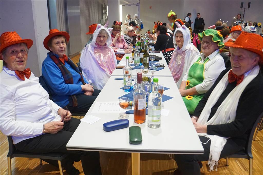 Viel Spaß hatten die Damen beim Karneval der kfd.