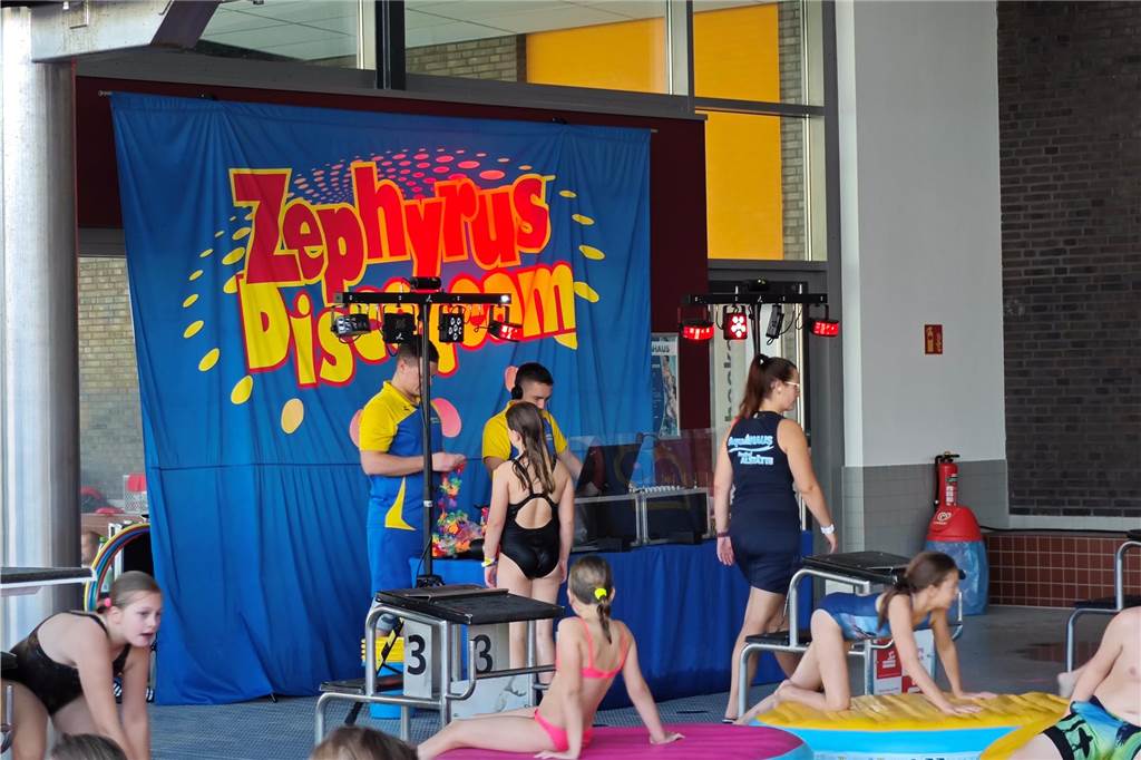 Viel Spaß hatten die Gäste am Sonntag (22. Oktober) im Aquahaus, für die passende Musik sorgte das Zephyrus Discoteam