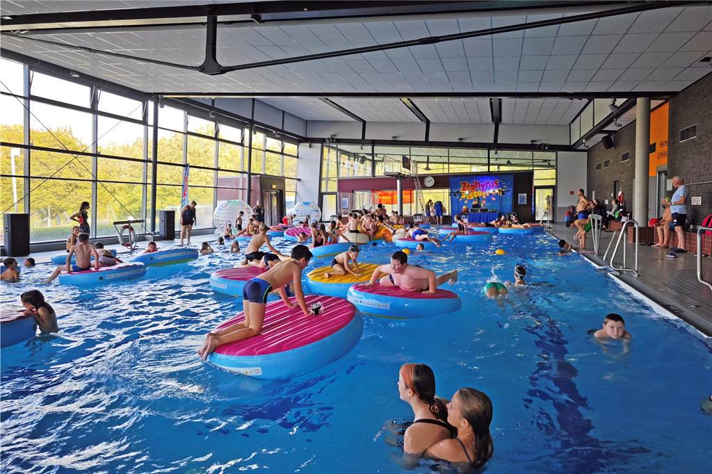 Viel Spaß hatten die Gäste am Sonntag (22. Oktober) im Aquahaus, für die passende Musik sorgte das Zephyrus Discoteam
