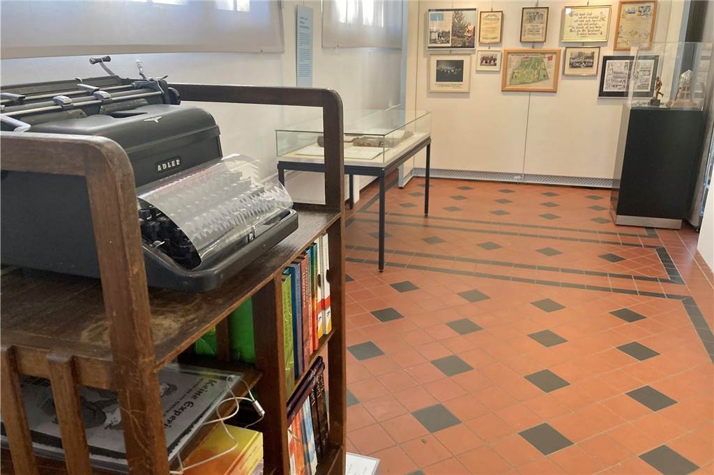 Viele Alltagsgegenstände aus dem Leben der Menschen, die auf der Westfalenhütte gearbeitet haben, finden sich in der Ausstellung wieder.