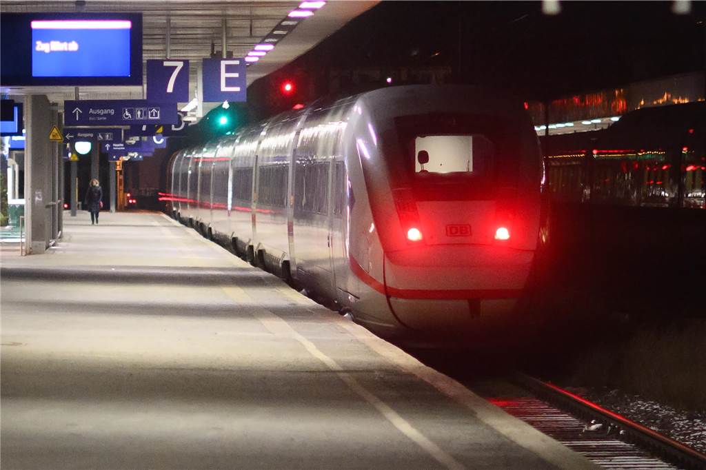 Sechstägiger GDL-Bahnstreik: Einschränkungen auch für Lünen, Werne und Selm leerer Bahnsteig