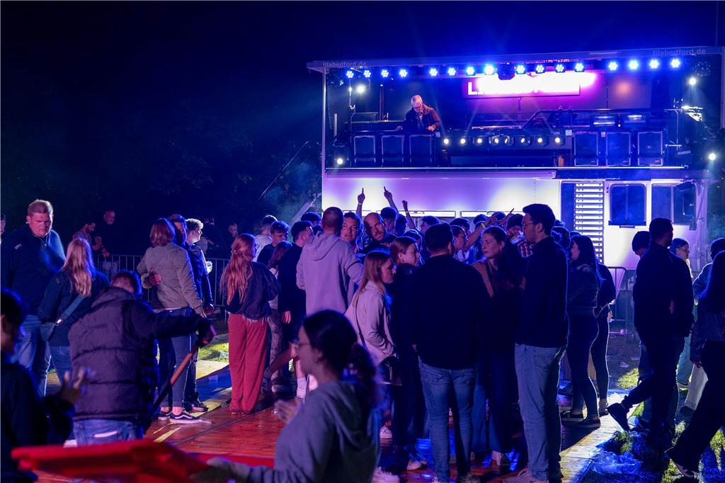 Viele Besucher haben zusammen in Selm in den Mai getanzt.