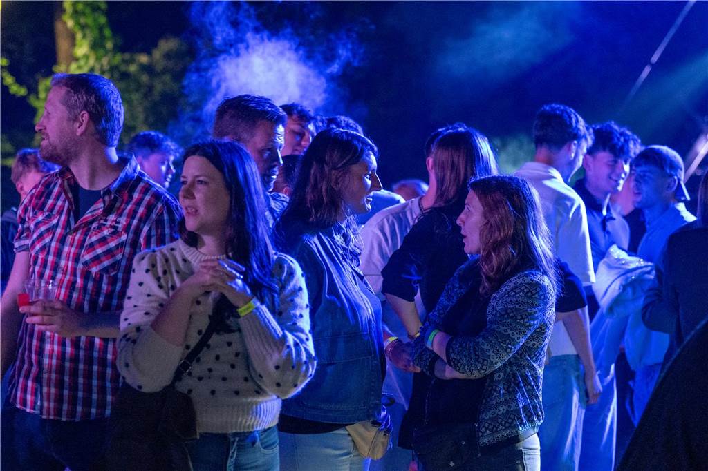 Viele Besucher haben zusammen in Selm in den Mai getanzt.