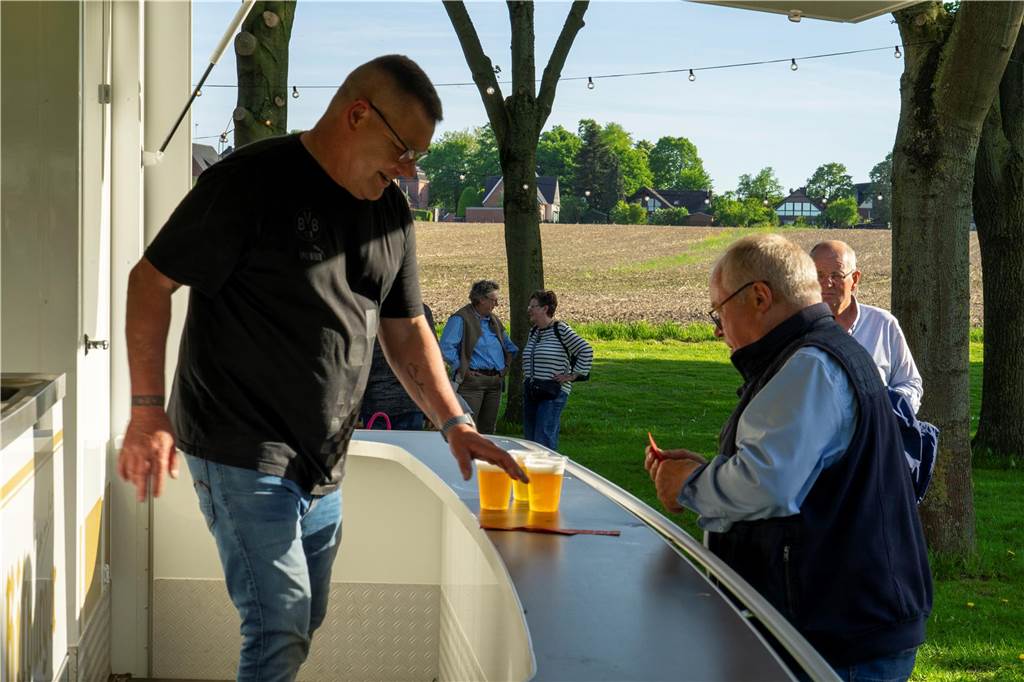 Viele Besucher haben zusammen in Selm in den Mai getanzt.