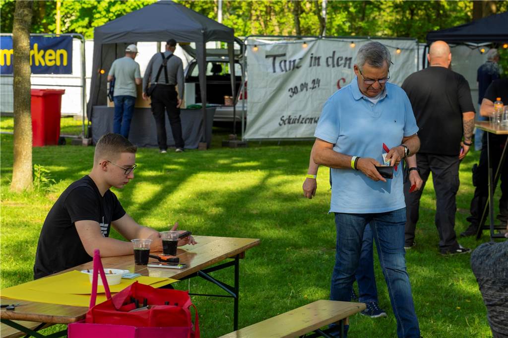 Viele Besucher haben zusammen in Selm in den Mai getanzt.