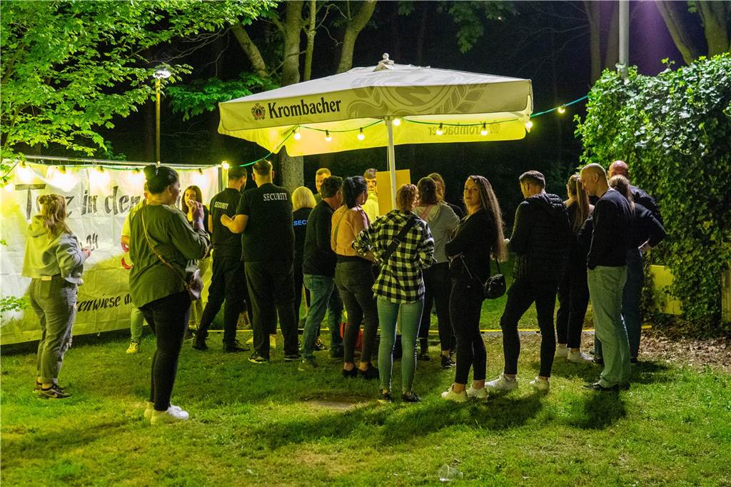 Viele Besucher haben zusammen in Selm in den Mai getanzt.