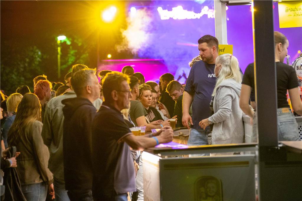 Viele Besucher haben zusammen in Selm in den Mai getanzt.