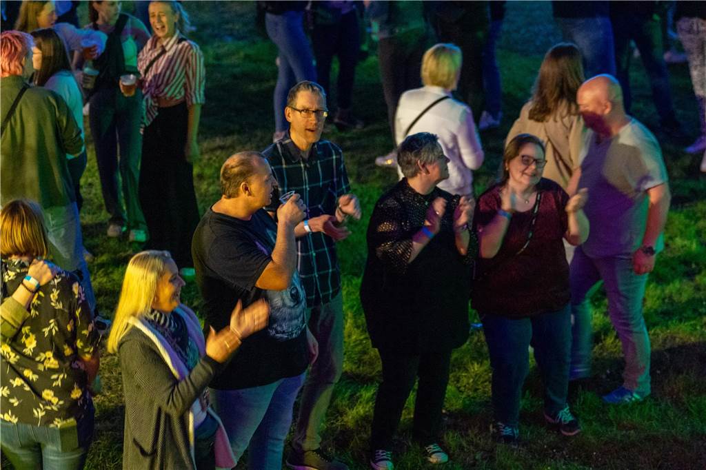 Viele Besucher haben zusammen in Selm in den Mai getanzt.