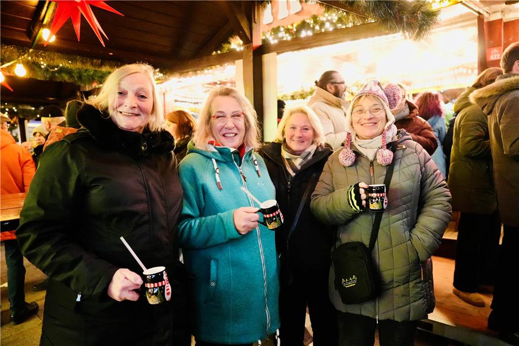 Viele Besucher kamen auch am Mittwoch (11.12.) wieder zum Dortmunder Weihnachtsmarkt, um die besondere Atmosphäre zu genießen.