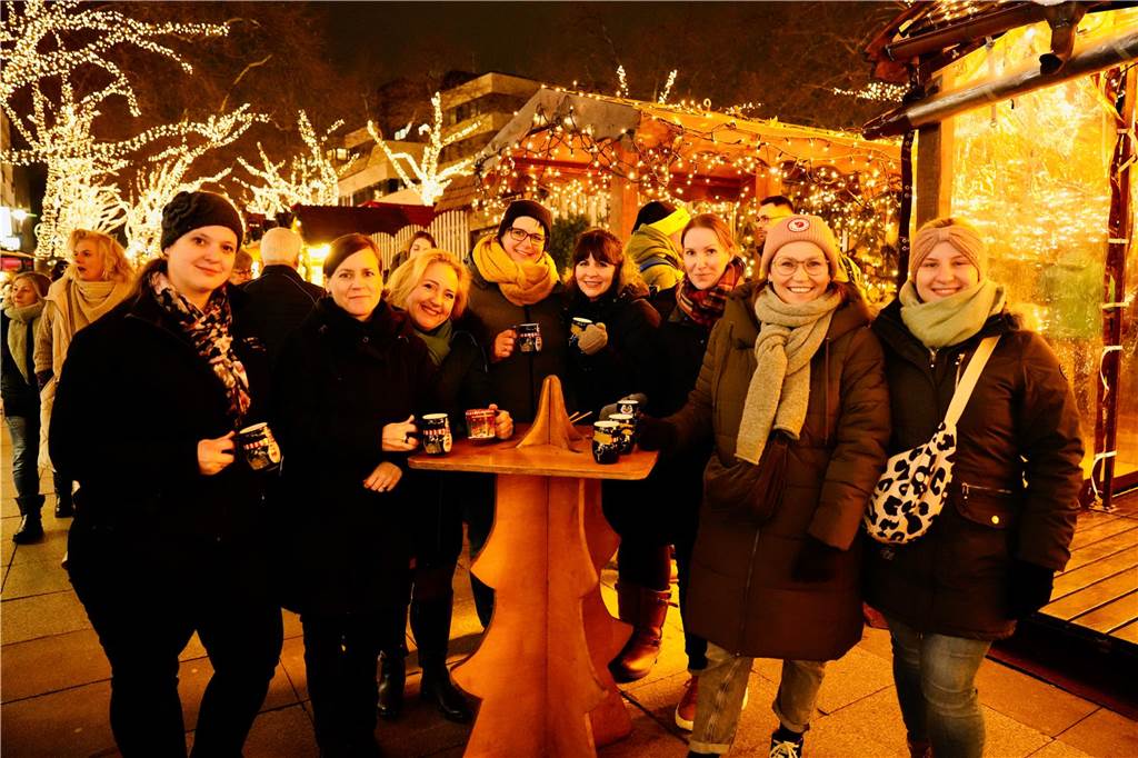 Viele Besucher kamen auch am Mittwoch (11.12.) wieder zum Dortmunder Weihnachtsmarkt, um die besondere Atmosphäre zu genießen.