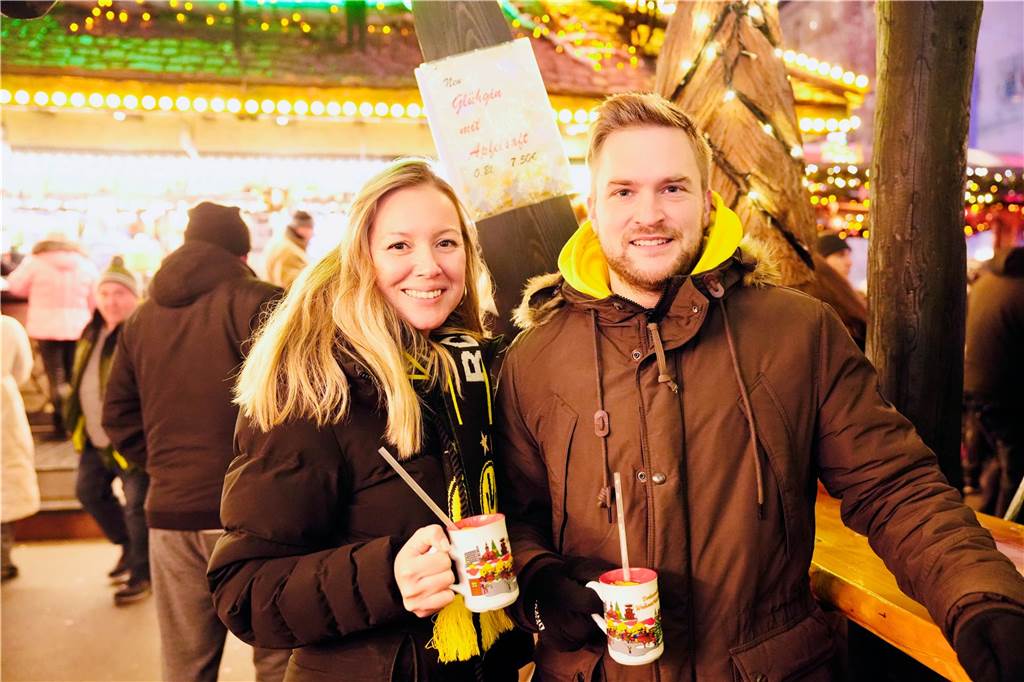 Viele Besucher kamen auch am Mittwoch (11.12.) wieder zum Dortmunder Weihnachtsmarkt, um die besondere Atmosphäre zu genießen.