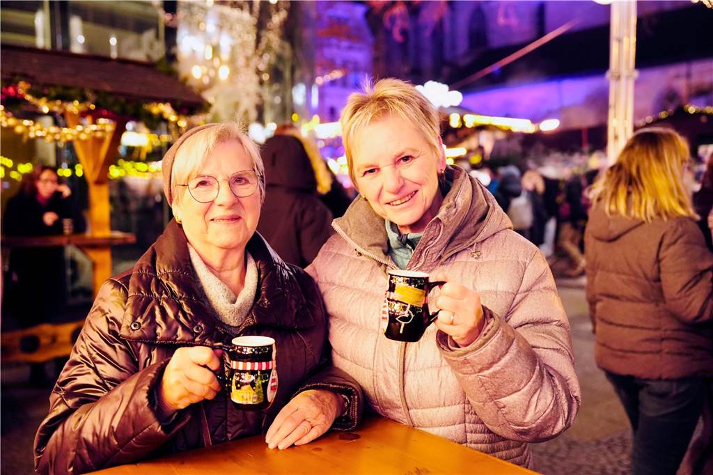 Viele Besucher kamen auch am Mittwoch (11.12.) wieder zum Dortmunder Weihnachtsmarkt, um die besondere Atmosphäre zu genießen.