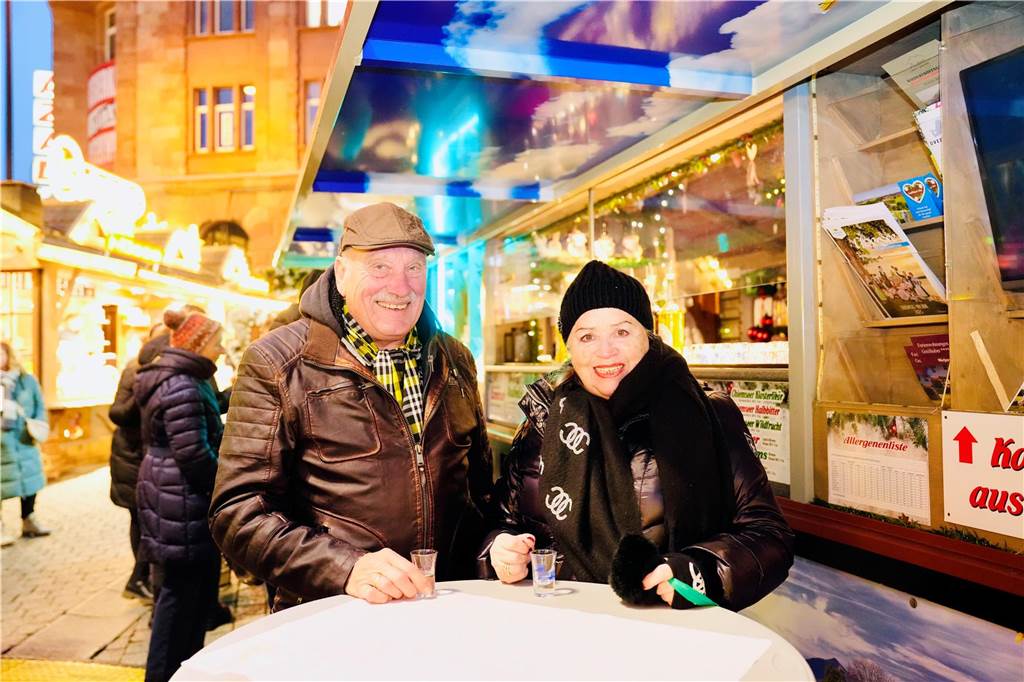 Viele Besucher kamen auch am Mittwoch (11.12.) wieder zum Dortmunder Weihnachtsmarkt, um die besondere Atmosphäre zu genießen.