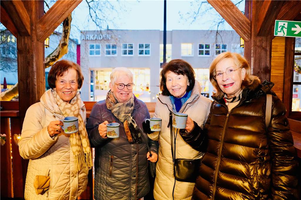 Viele Besucher kamen auch am Mittwoch (11.12.) wieder zum Dortmunder Weihnachtsmarkt, um die besondere Atmosphäre zu genießen.