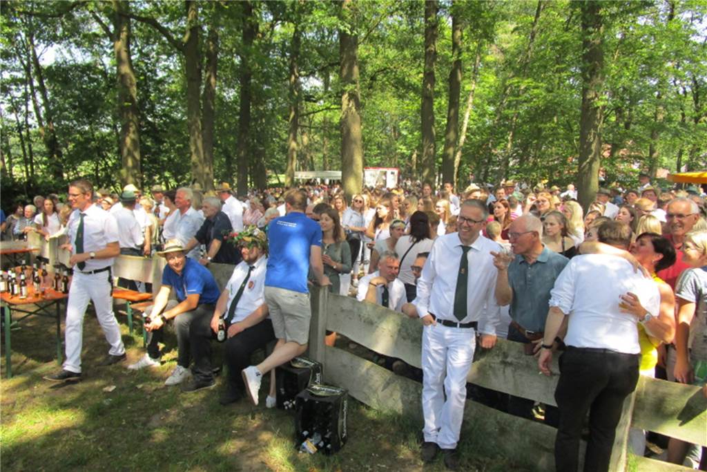 Sommer 2023: An diesen Tagen wird wieder Schützenfest gefeiert Unter der Vogelstange in Heek