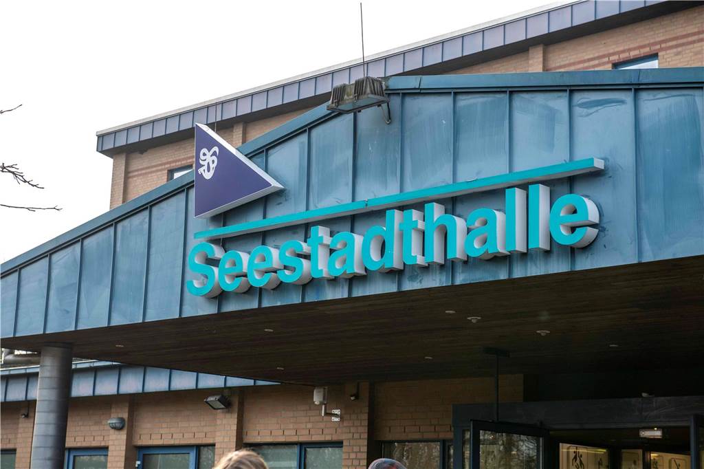 Viele Besucher und Verkäufer beim Vintage-Flohmarkt in Haltern