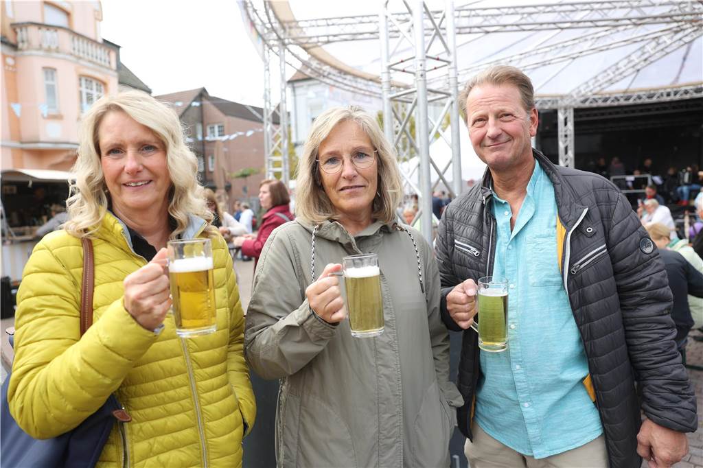 Viele Besucher zog der Olfener Herbst in die Innenstadt und auf den Marktplatz. Das neue Konzept hat sich bewährt Und ein Promi schaute auch vorbei.