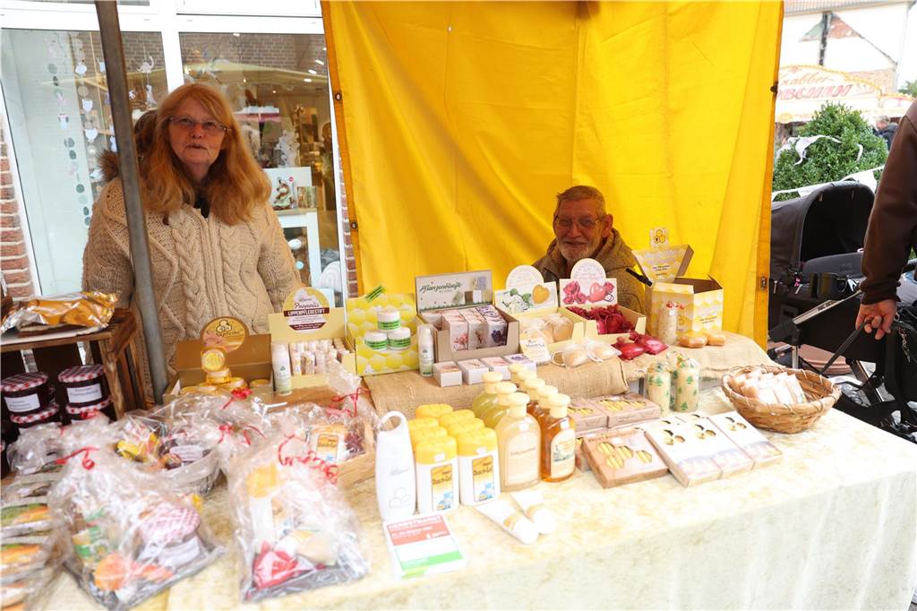 Viele Besucher zog der Olfener Herbst in die Innenstadt und auf den Marktplatz. Das neue Konzept hat sich bewährt Und ein Promi schaute auch vorbei.