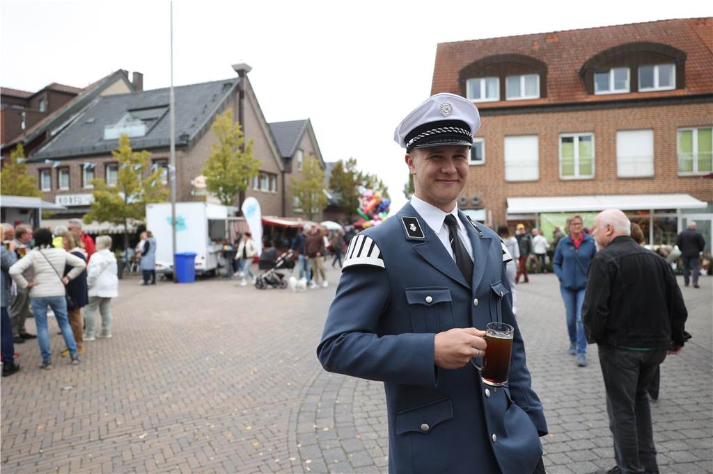 Viele Besucher zog der Olfener Herbst in die Innenstadt und auf den Marktplatz. Das neue Konzept hat sich bewährt Und ein Promi schaute auch vorbei.