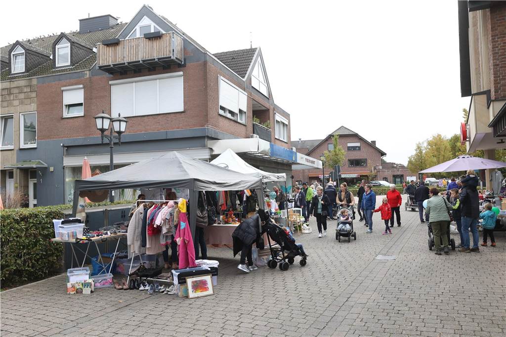Viele Besucher zog der Olfener Herbst in die Innenstadt und auf den Marktplatz. Das neue Konzept hat sich bewährt Und ein Promi schaute auch vorbei.