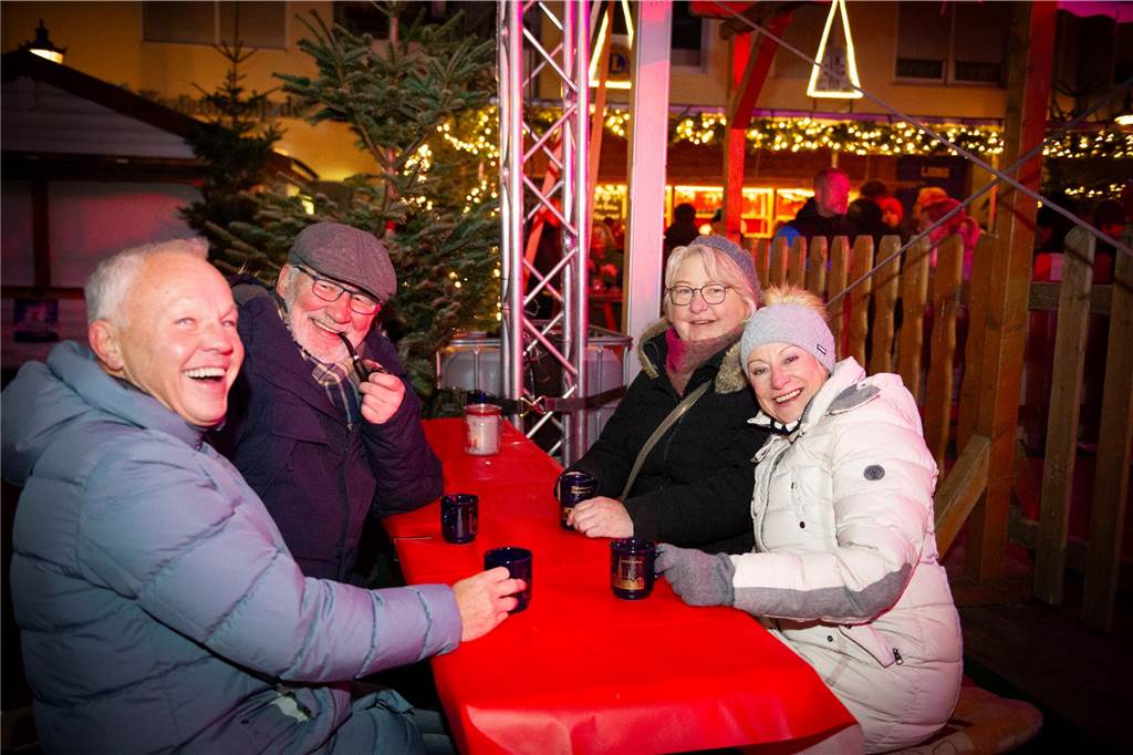 Gäste auf dem Nikolausmarkt