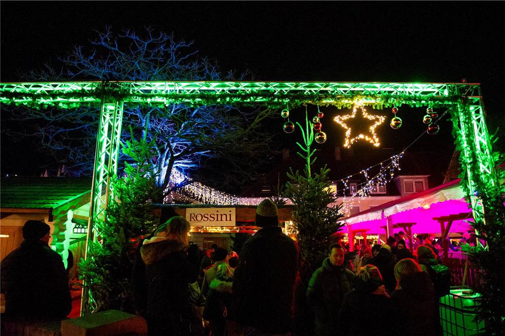 Gäste auf dem Nikolausmarkt