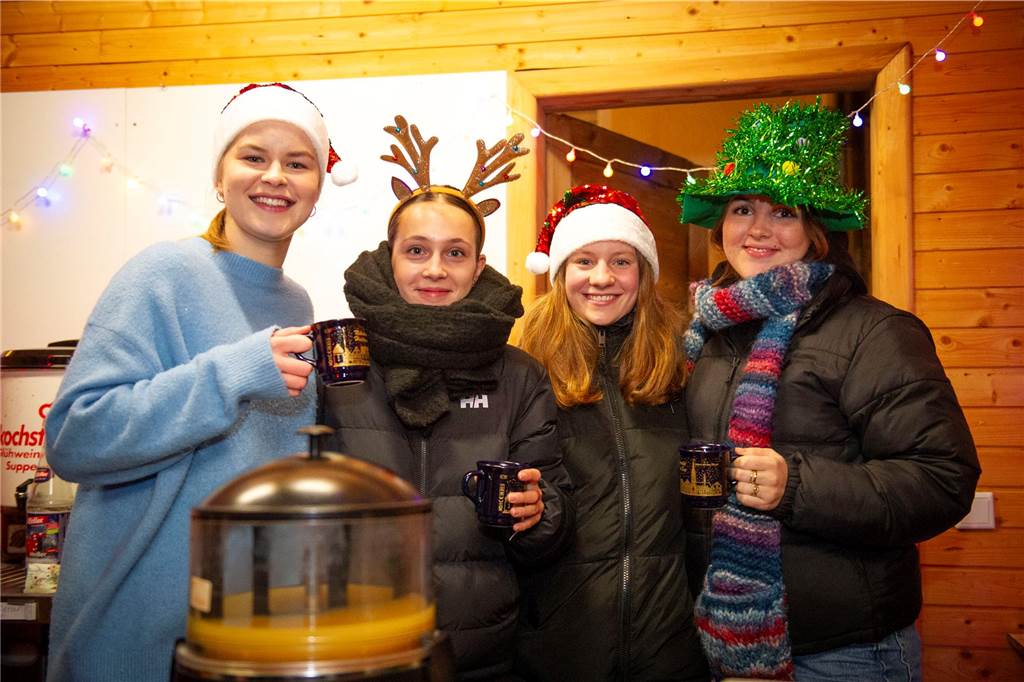 Gäste auf dem Nikolausmarkt