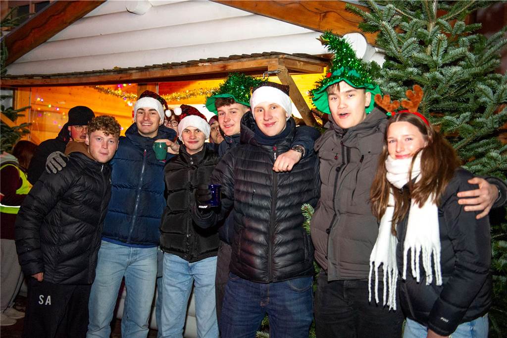 Gäste auf dem Nikolausmarkt