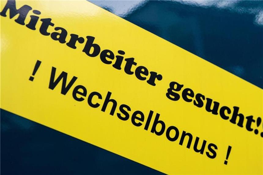 Deutsche Industrie erreicht Job-Rekord Viele Betriebe haben inzwischen Probleme, geeignetes Personal zu finden. Foto: Arno Burgi