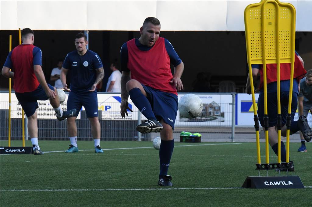 Viele Bilder vom Trainingsauftakt des BV Lünen.