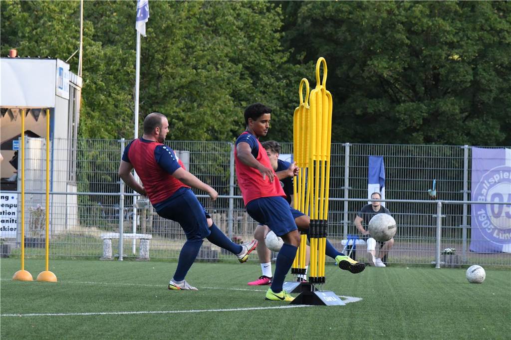 Viele Bilder vom Trainingsauftakt des BV Lünen.