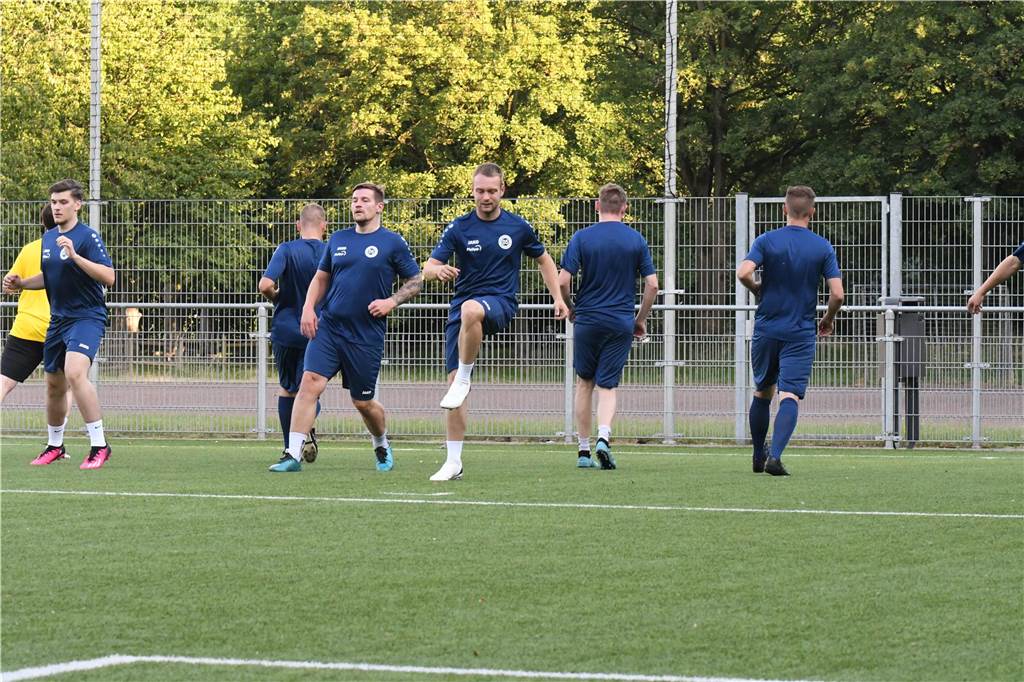 Viele Bilder vom Trainingsauftakt des BV Lünen.