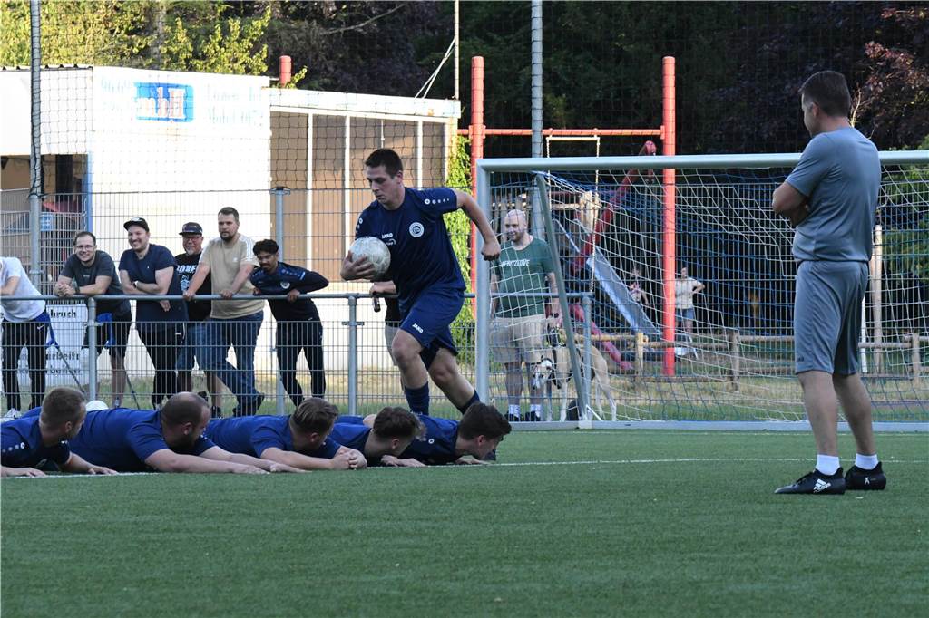 Viele Bilder vom Trainingsauftakt des BV Lünen.