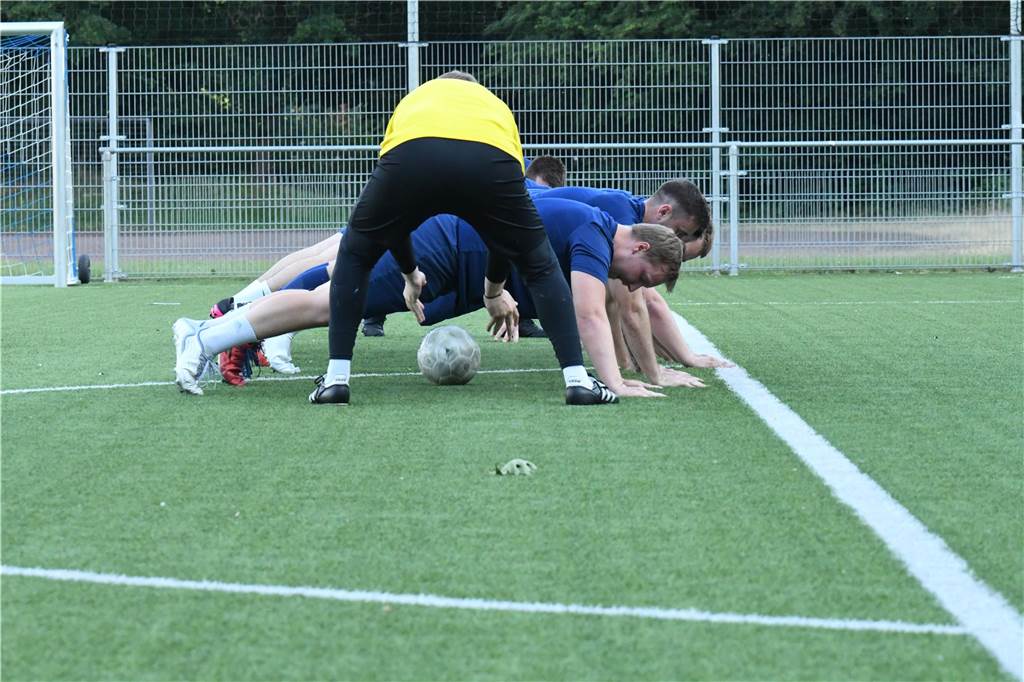 Viele Bilder vom Trainingsauftakt des BV Lünen.