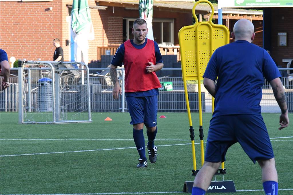 Viele Bilder vom Trainingsauftakt des BV Lünen.